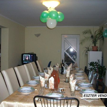 ホテル Vila Eszter ソバタ エクステリア 写真